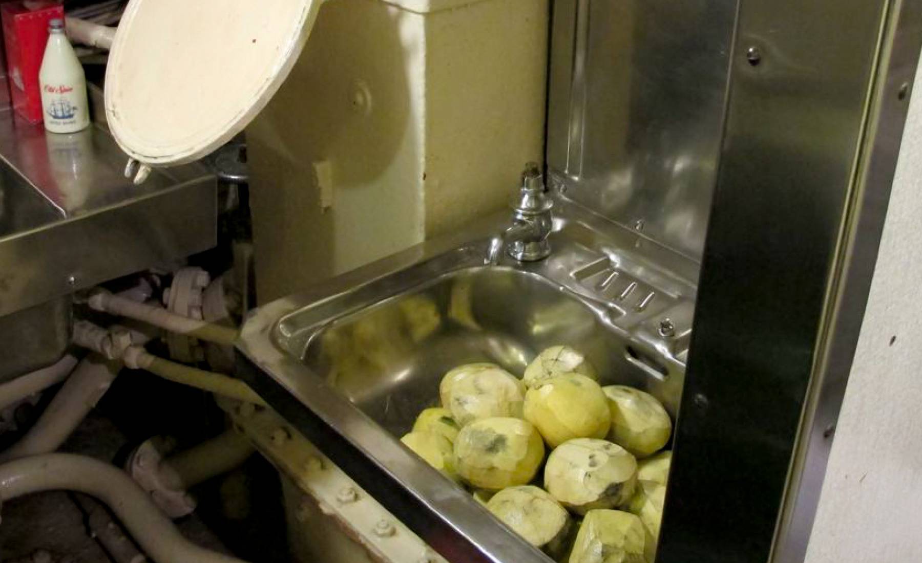 potatoes, water based resin, peeled, cooking, submarine galley kitchen, HMS Alliance, Portsmouth